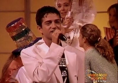 Alex Molinaro canta "Il carrozzone"