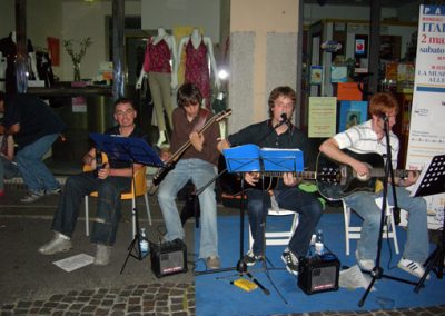 Daniele suona con The Badgees al Novara Street Festival